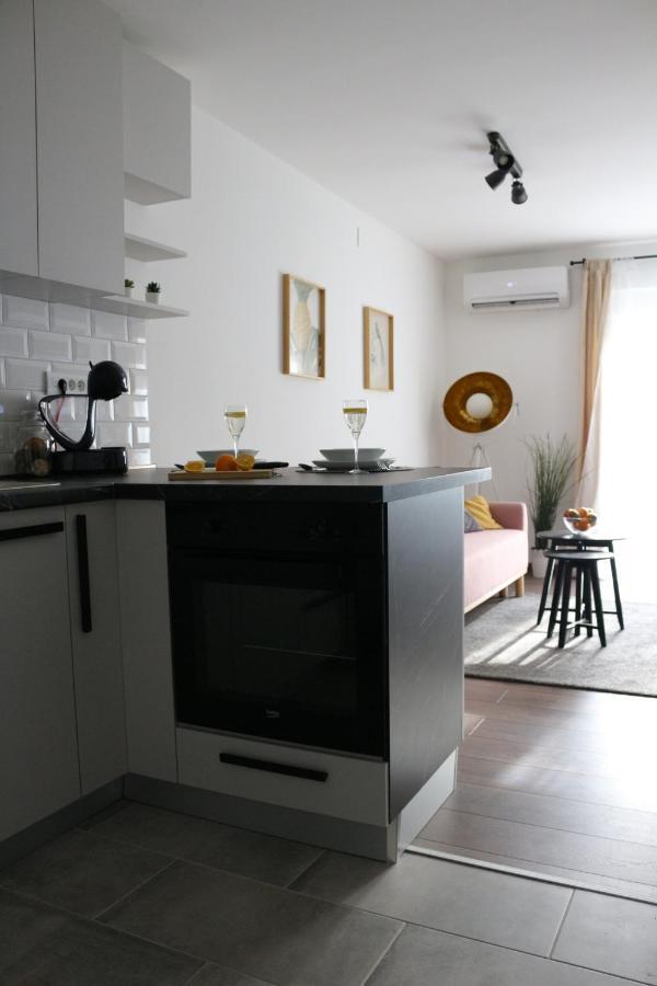 Luca, Digital Nomad Getaway Studio Apartment Zagreb Exterior photo